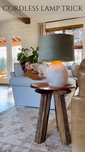 Amanda “Birdy” Pierce- Home Design + Renovations on Instagram: "💡SAVE for that spot that needs a lamp but has no outlet.. ✨Comment LAMP & I’ll send you links for kit & vases 💡HOW-TO: -grab a vase (a narrow opening is best) -add a dowel or pre drilled cork that comes in the kit (I painted mine gold) -slap a little hot glue on there for stability if desired -twist a battery bulb to the lamp base - add your favorite lampshade and ☀️✨ You can also use this kit to make a wired lamp if