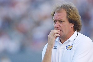 Legendary soccer broadcaster announces retirement