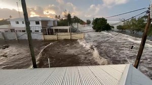 Miles de afectados en Tonga tras erupción volcánica( Video)