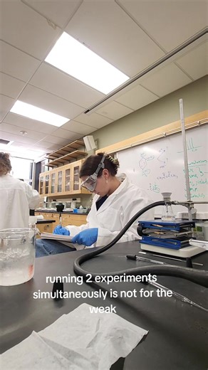 Not confusing the two products that looked exactly the same before I labeled them was interesting to say the least #organicchemistry #studywithme #medschool #lab #ochem