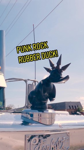 #longhaultrucking did some custom work to their Rubber Duck! That’s so punk rock! #chromeshopmafia #4statetrucks #chrome #chromeshop #customtrucks #semitrucks #trucking #customrig #bigrig #18wheeler #tractortrailer #largecar #largecars #cdldriver #trucker #truckers #truckerslife #longhaul #diesel #dieseltrucks #rubberduck #duckhoodornament #hoodornament #punkrock