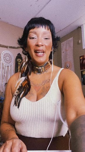 Use candle for when you’re in need to slow down and breathe, when you need to realize how many expectations you’ve set for you! Use candle for waiting for a breakthrough and trusting the process! 8 oz Soy candle Topped with crystals, and containing our scared blend of herbs and roots Burn with care Link in bio 🕯️ #candle #candlemaking #soycandle #witchcandle #witchaesthetic #curandera | Light Witch Tarot LLC