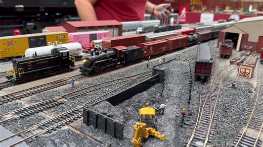 SRR 89 passing thru Strasburg Yard. See the rest of our Strasburg train layout this weekend January 10-11 at Greenberg's Train & Toy Show Oaks, Pa | Strasburg Model Railroad Club of NJ
