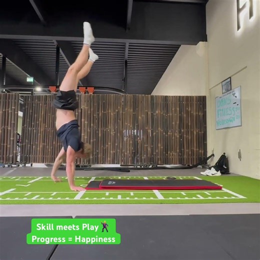 Skill-based training. Skill meets Play ✅ Progress = Happiness #skillbased #progress #handstand