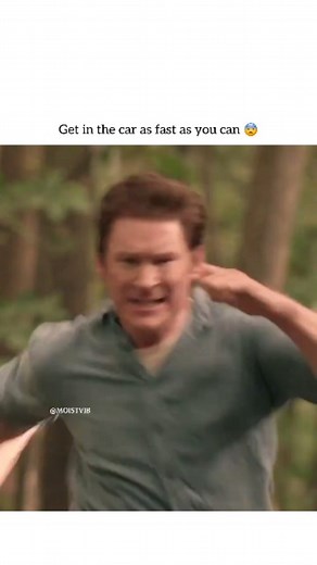 Movies | Memes | Streamers on Instagram: "🎬 Dark House (2014 Movie) 🎥 1hr 42mins • Horror/Thriller 🎞️ Nick Di Santo possesses a dark gift: he can see how anyone he touches will die. When he discovers his long-lost father is still alive, Nick sets out on a journey with his friends to find him, only to be led back to an abandoned mansion from his childhood drawings. There, he must face a terrifying family legacy and a battle with a dark, mysterious figure. 📈 𝐑𝐚𝐭𝐢𝐧𝐠𝐬: IMDB - 4.7/10 Rotte