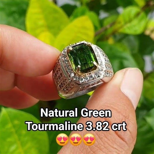 Natural Green Tourmaline 3.82 crt #greensapphire #greentourmaline #emerald #tsavorite #demantoid