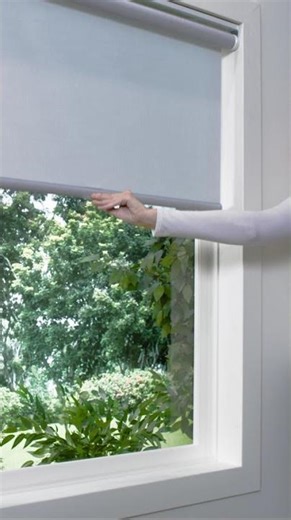 Hunter Douglas - Roller shades Spring Assisted Push Pull