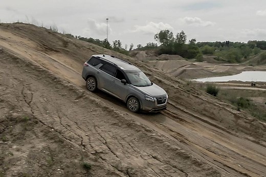 Is the 2022 Nissan Pathfinder a Good SUV? 5 Pros and 3 Cons | Cars.com