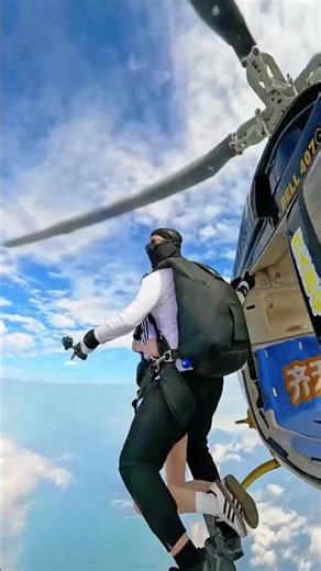 Why Does My Back Itch? Skydiving Reveal: Wings Are Hard Again