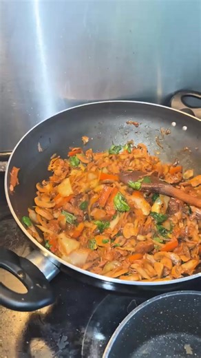 #ghanatiktok🇬🇭 #nigeriantiktok🇳🇬 #dinner #singlelife #viral_video #fyp #vegetablespecial #worldwide #cookingtiktok #foodtiktok #fyppppppppppppppppppppppp