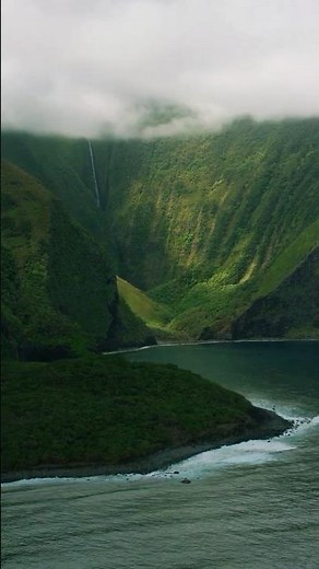 Molokai’s Towering Cliffs and Hidden Waterfalls | Hawaii 4K