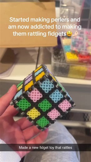 For all my fellow fidgety ravers🤘🏻😎#perlerbeadsart #fidgettoys #rattler #ravers #kandi