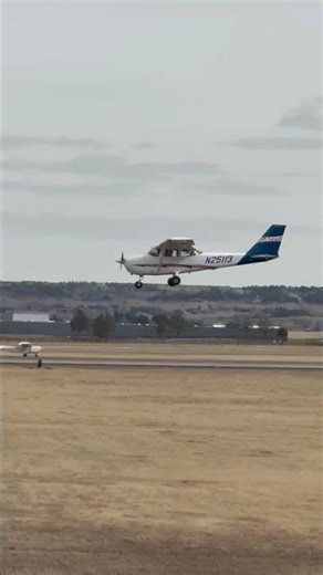 Cessna 172 Landing | Airport Sounds ASMR #asmr #cessna #planespotting #aviation #landing #flight