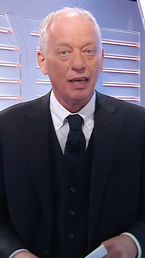 L’alieno è atterrato, questo è quello che ha trovato sulla Terra. "Un alieno in patria", con Peter Gomez, è disponibile su #RaiPlay: bit.ly/447sX4L | Rai3