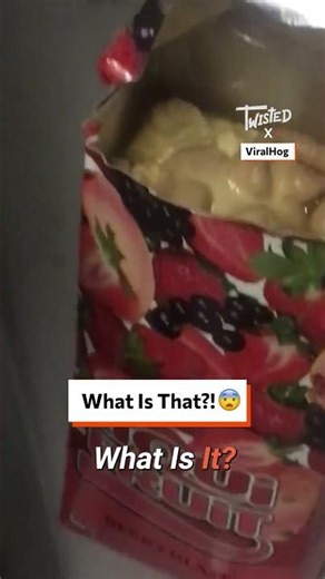 My drink tasted funny so I opened it 😨🥤