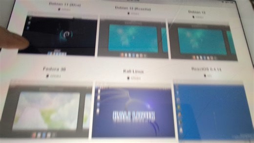 ipad和iphone可以安装UTM虚拟机运行其他电脑系统了 支持linux部分发行版 还有windowsxp win7 win10 win11