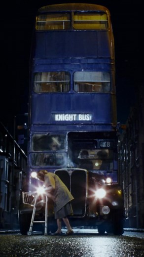 Movie - Harry Potter and the Prisoner of Azkaban (2004) Hilarious Knight Bus Impatience! ⏳ Old Lady vs. Speedy Bus 🚌 #harrypotter #bus #speed #funny #prisonerofazkaban #impatient