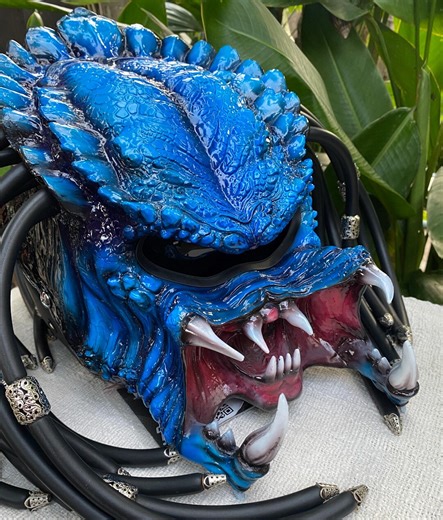 Alien Predator Motorcycle Helmet: Custom Airbrush Alien Skull, DOT Certified - Etsy
