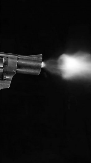 Revolver gun shot sound effect