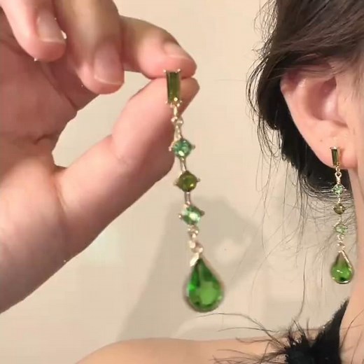 ✨ Stunning Green Gemstone Drop Earrings – Wholesale & Custom Jewelry ✨