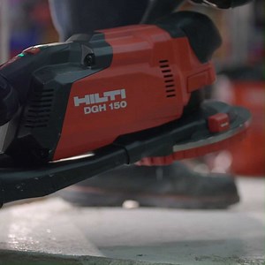 The new Hilti DGH 150 delivers first-rate ergonomics for heavy-duty handheld grinding, outstanding material removal rate, superior control, more comfort and nearly dust-free dry concrete grinding. To learn more click the link ➡️ 🇺🇸 http://hilti.link/Xlc 🇨🇦 http://hilti.link/Xlb | Hilti