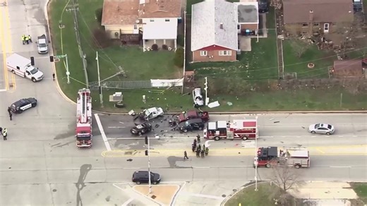 Police respond to serious crash in Chicago Heights