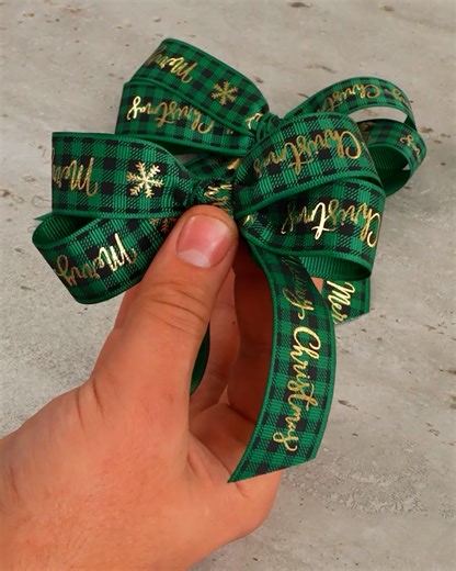 7.8M views · 41K reactions | Easy christmas bow tying | Magic Hands Creations | Facebook