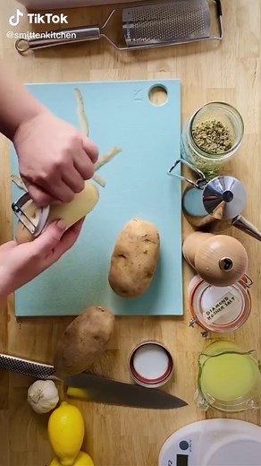 The most springy potatoes, Lemon Potatoes on smittenkitchen.com 🍋🥔 🍃 https://smittenkitchen.com/2021/04/lemon-potatoes/