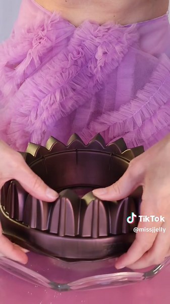 The sound of unmolding jelly is satisfying and hilarious #asmr #jelly