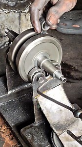 Mechanic Crankshaft Balancing Technique #CrankshaftBalancing #EnginePrecision #MechanicSkills | Mechanic Docktor New