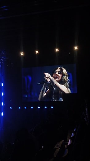 rubiiybiiy on Instagram: "Lawn Ouyounak - Nancy Ajram #nancyajram #konser #istorasenayan #lawnayounak"