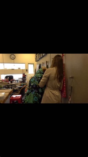 In this video I’m trying on an atguk / atkuk with my mom — learning how to say it in both Iñupiaq and Yup’ik, and feeling the incredible warmth of the wolverine fur around the hood. There’s something powerful about stepping into a garment that isn’t just clothing, but a living story carried across generations. An atguk (Iñupiaq) / atkuk (Yup’ik) is a traditional hooded parka made from materials like caribou, squirrel, bird skins — and in some cases waterproof seal or walrus intestines for rain p