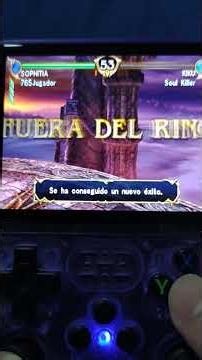 Consola retro R36S variante ejecutando Soulcalibur-Broken Destiny #r36s #clone #psp