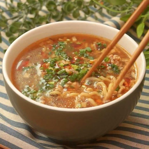 サッパリ美味しい！ 本格酸辣湯麺（サンラータンメン・スーラータンメン）のレシピ動画・作り方 | デリッシュキッチン