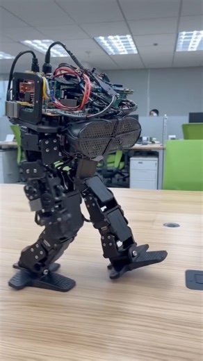 War Robot Powered by Raspberry Pi #engineering #foryou #tech #automobile