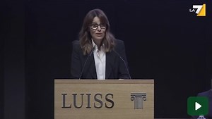 Paola Cortellesi, il video integrale del monologo delle polemiche sulle discriminazioni