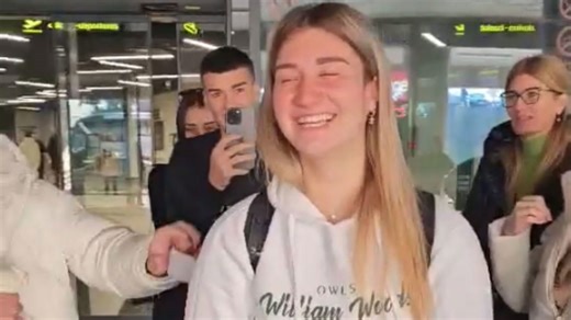 Aunt holds her niece for the first time heartwarming first interaction