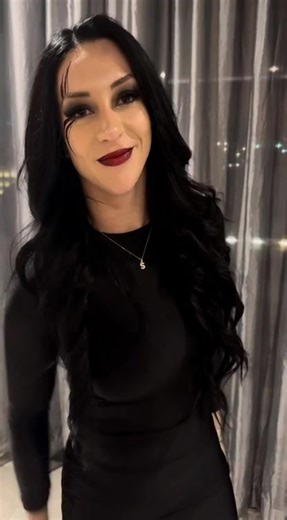 Stephanie Vaquer's Memorable Kiss Moment