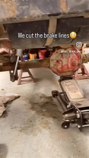 How to rear axle swap in your jeep cherokee under 1 minute lmao #fuelsendsonly #jeep #xj