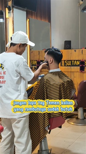 Sultan BarBer Shop on Instagram: "Jangan lupa tag Temen kalian yang rambutnya sudah butuh penanganan Negera 🇮🇩 #sabtumalamminggu #upgradepenampilan #haircut #newhaircut✂️ #barberlampung"