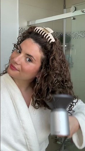 HAVE YOU SEEN THIS NEW VIRAL ROOT VOLUME HACK FOR CURLY HAIR?