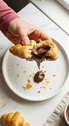 Pan Fried Chocolate Croissant 🥐🍫 | Crispy Outside, Melty Inside | Easy No-Oven Recipe