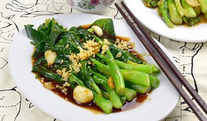 Chinese broccoli recipe- How to cook with 2 simple methods