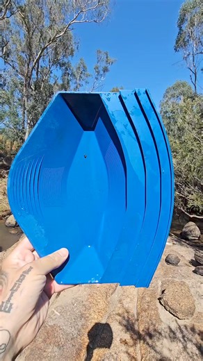 1.1M views · 8K reactions | 21st Century Gold Pan! #goldnugget #goldpan #emas #gold #mining Gold Claw | Vo-Gus Prospecting | Facebook