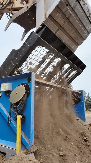 🧩 Interchangeable Mesh Screens – Precision You Can Control Every DeSite Screener is built with interchangeable mesh screens, giving you total control over the size and quality of your finished material. Need fine topsoil? Use a tighter mesh. Working with rock or rubble? Swap to a larger opening. ✅ Quick and easy to change – no special tools required ✅ Available in multiple sizes for different materials ✅ Built from heavy-duty steel for long life ✅ Gives you clean, consistent product every time 