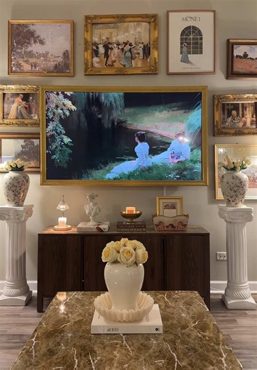 Transforming Your Living Room with Vintage Victorian Decor