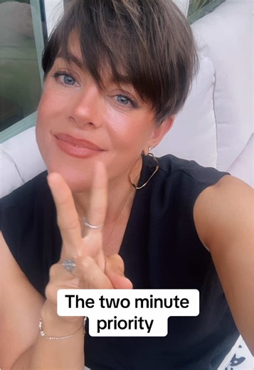Sometimes there’s just too much information!! But we do what we feels right for us **no one else** #twominutes #selfcare #mobility #healthiswealth #stretchqueen