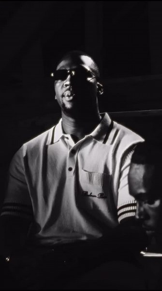 Intro - @SDM - ALVALM 🎱 « un monde de rapace où la plupart voient SDM comme une menace » #SDM #intro #clip #rap