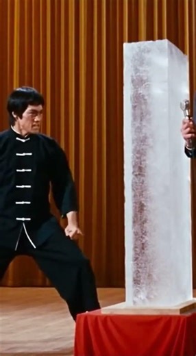 Bruce Lee demonstrates Qigong Six Seven . #kungfu #brucelee #martialarts #viralshort