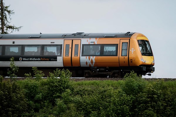 Signal failure between Longbridge and Redditch disrupts travel